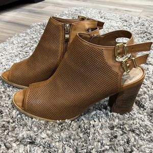 Block heeled open toe